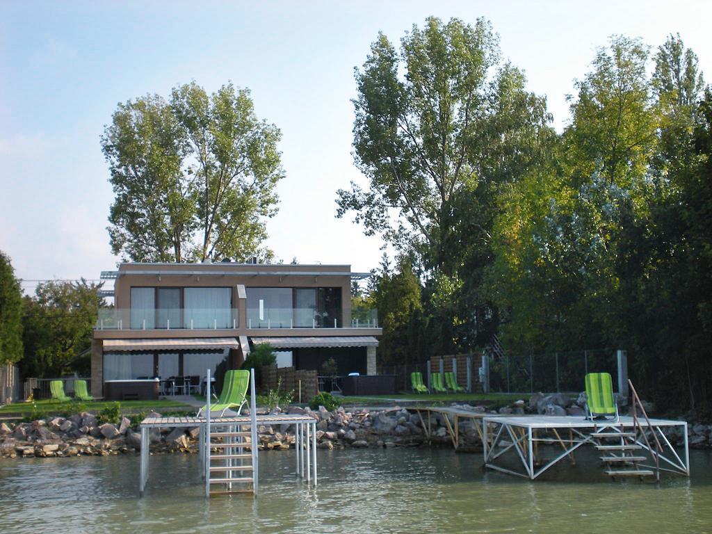Aba Sea House Villa Балатонсарсо Стая снимка